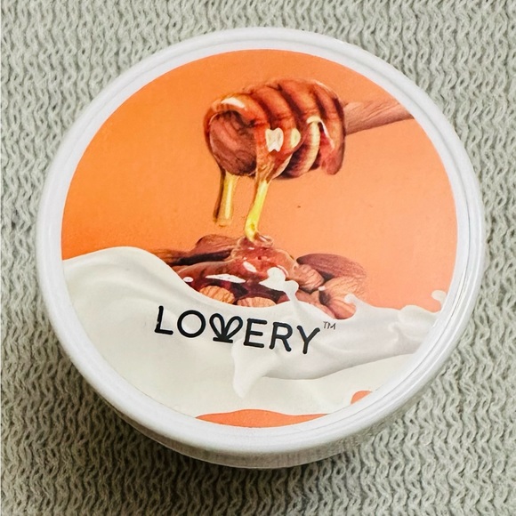 LOVERY CREAM. ALMOND MILK AND HONEY - Picture 7 of 8